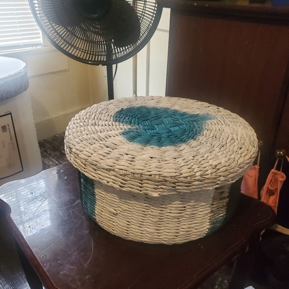 Handcrafted Basket with ❤️ design on lid - Picture 11 of 13